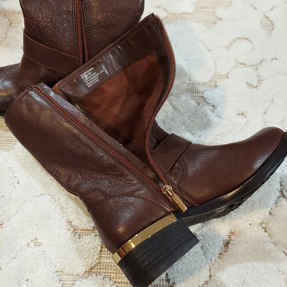 Vince Camuto Wendeema Women's Leather Moto Boot Harness Mid-Calf Size 5 1/2 M - Picture 3 of 10